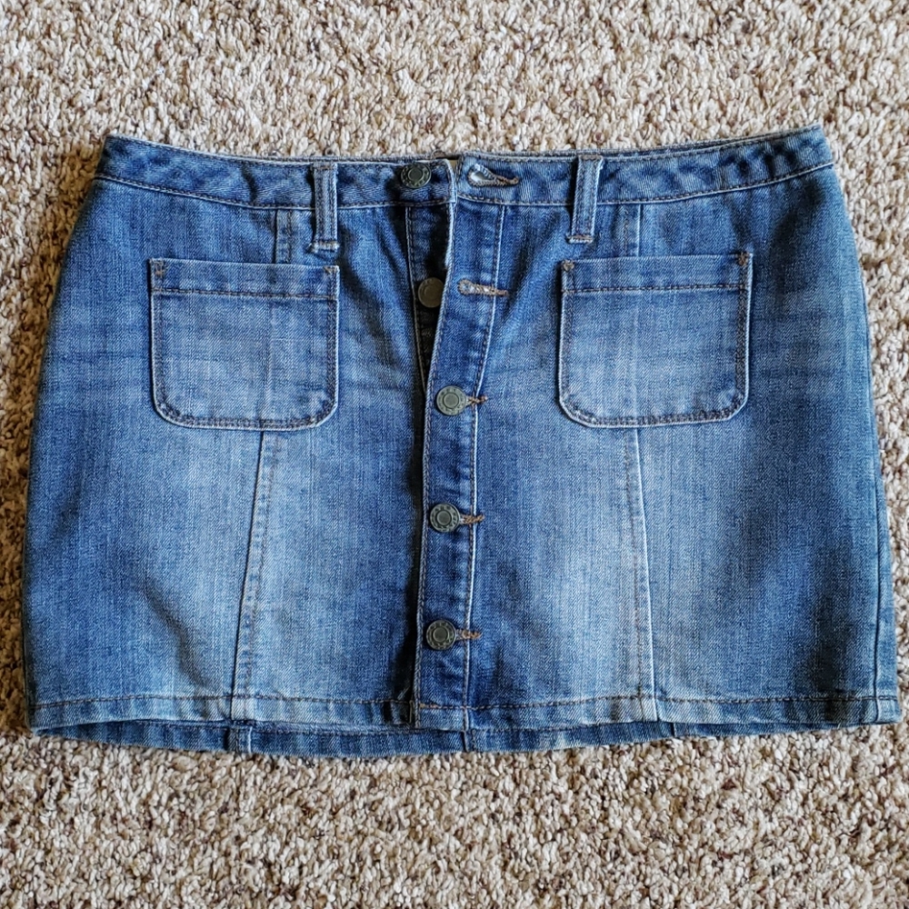 New Mini bluejean button up skirt - NWOT